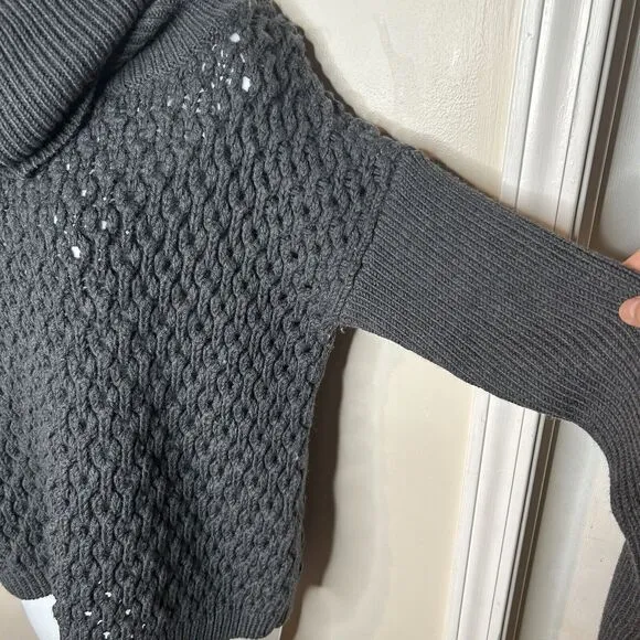 Alice   Olivia Cowl Neck Sweater Size S Gray Chunky Open Knit 100% Wool