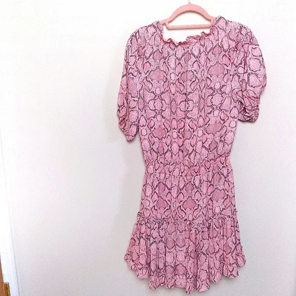 Buddy Love Ray Pink Snakeskin Elastic Waist Short Sleeve Mini Dress Size Medium