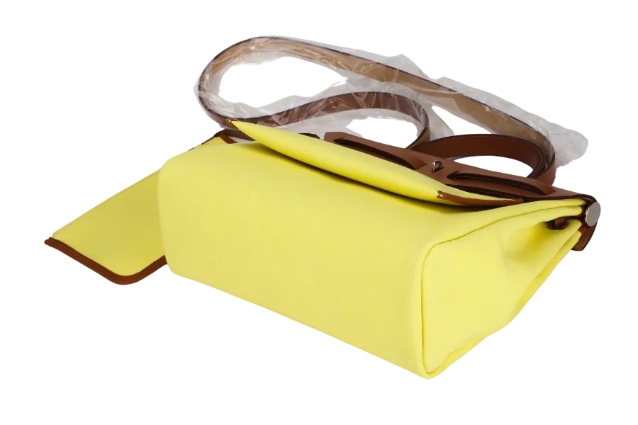 HERMES HERBAG ZIP LIME 31 STAMP B (YEAR 2023) TOILE H BERLINE VACHE HUNTER LEATHER SILVER HARDWARERIS WITH KEYS, LOCK, DUST COVER AND BOX