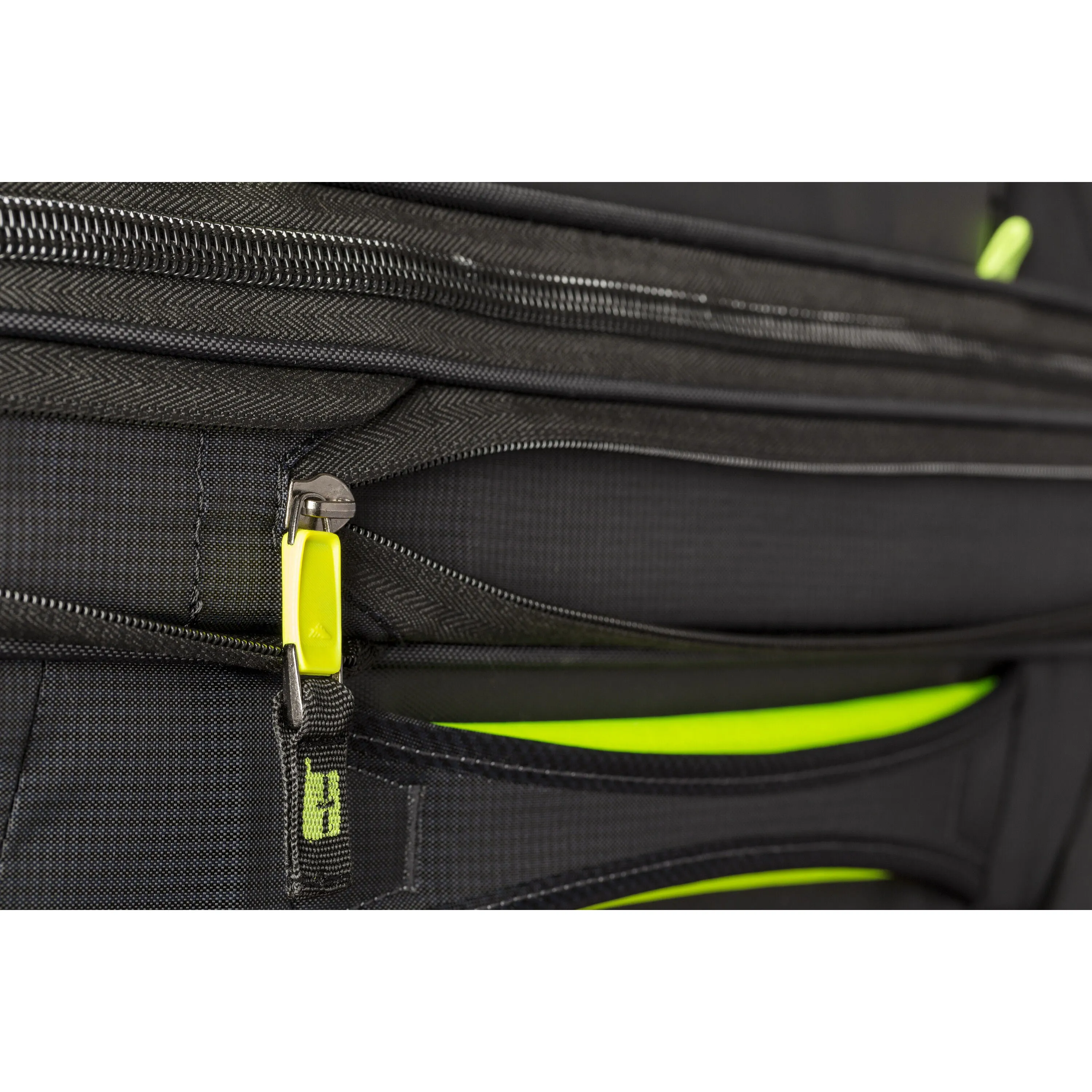 High Sierra AT8 Carry-On Wheeled Duffel Upright (SMALL)
