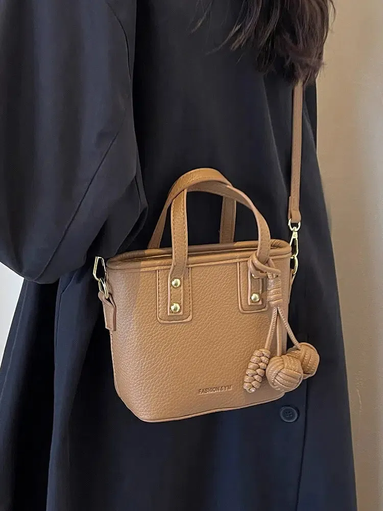 Knotted Tassels Casual Bucket Bag