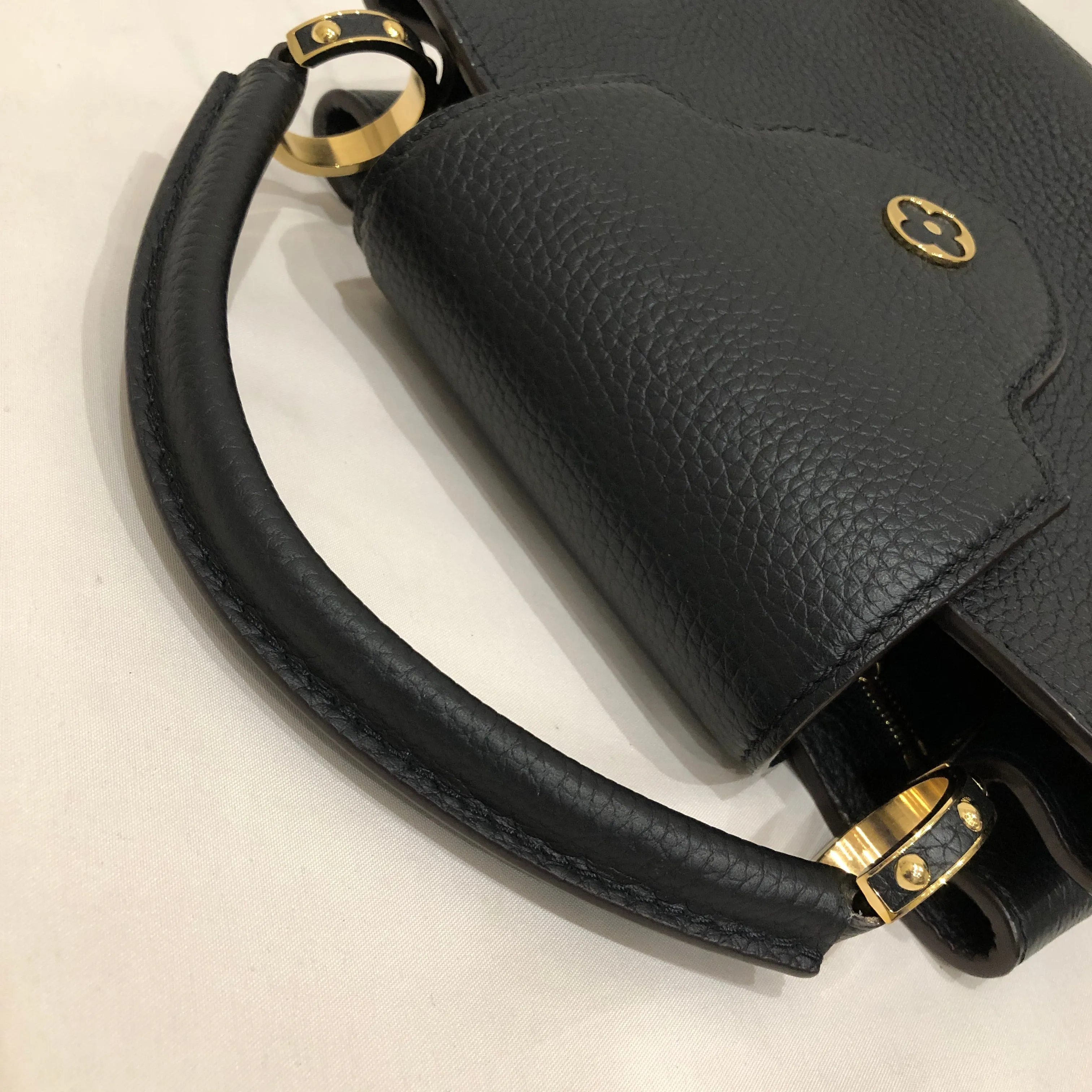 Louis Vuitton Black Taurillon Leather Capucines PM Tote Sku# 82979
