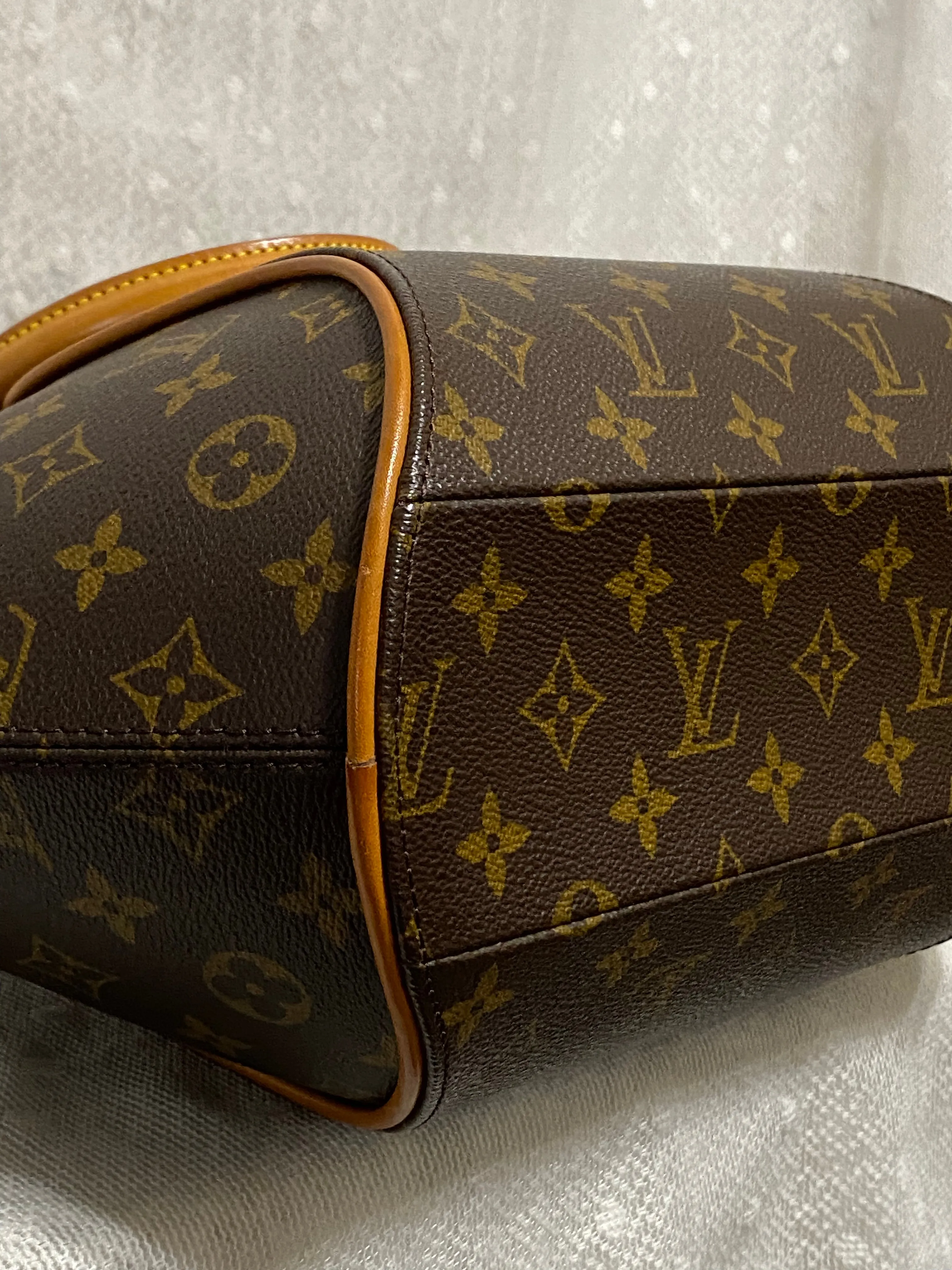 Louis Vuitton Ellipse MM Monogram Canvas Satchel w/ Shoulder Strap