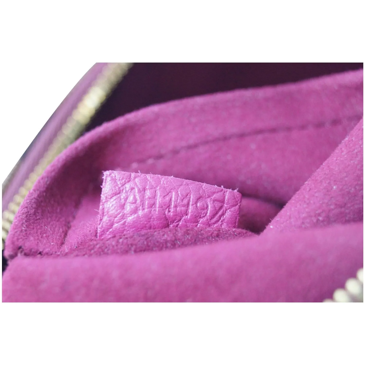 LOUIS VUITTON Hyde Park Damier Ebene Shoulder Bag Fuchsia