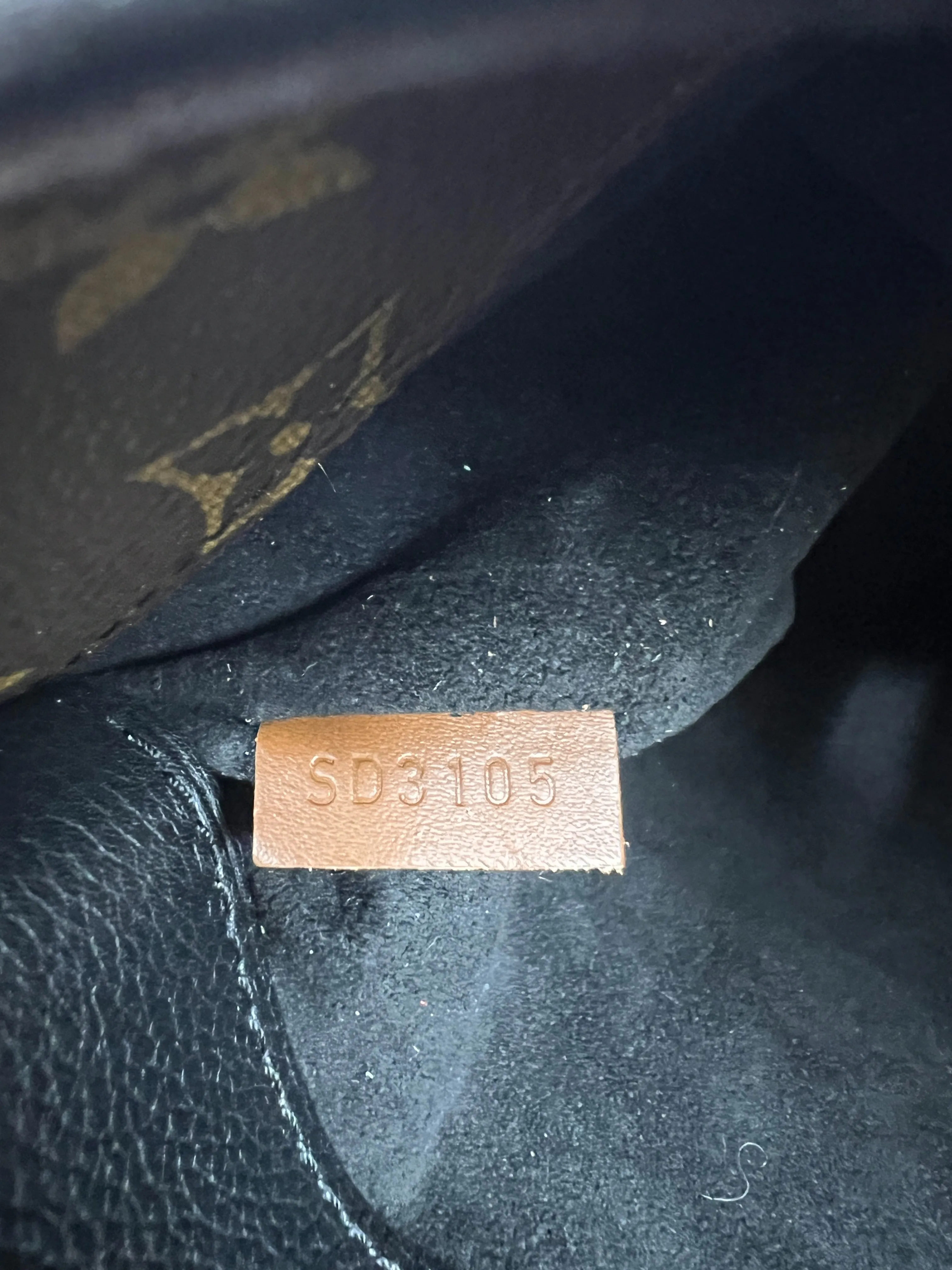 Louis Vuitton Monogram Pallas MM in Noir