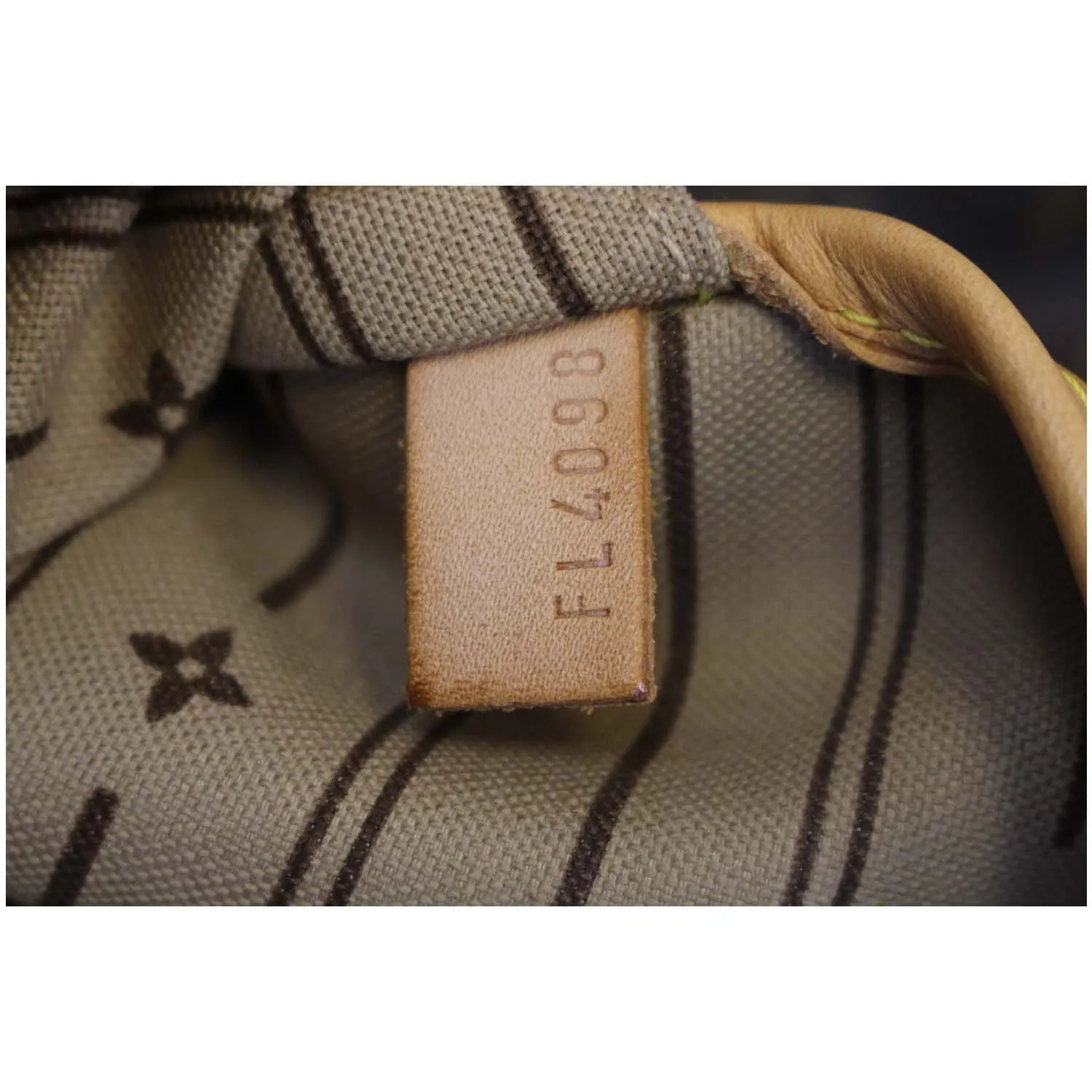 LOUIS VUITTON Neverfull GM Monogram Canvas Shoulder Bag