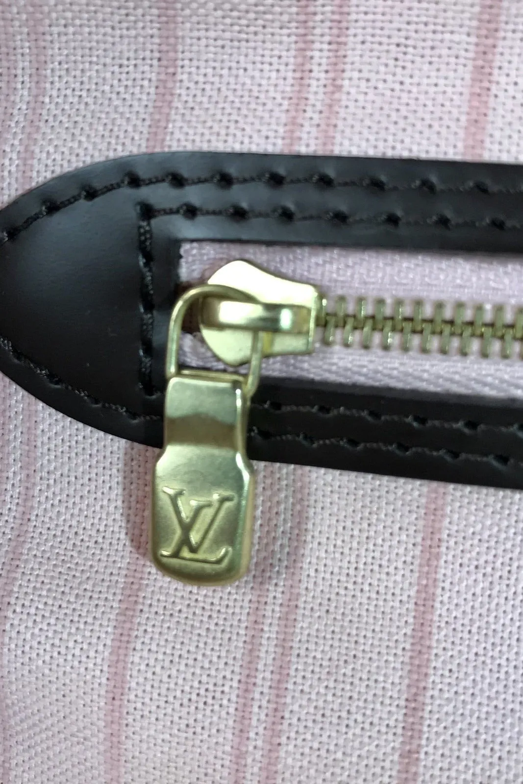 Louis Vuitton Neverfull MM DE Rose Ballerine Tote Bag