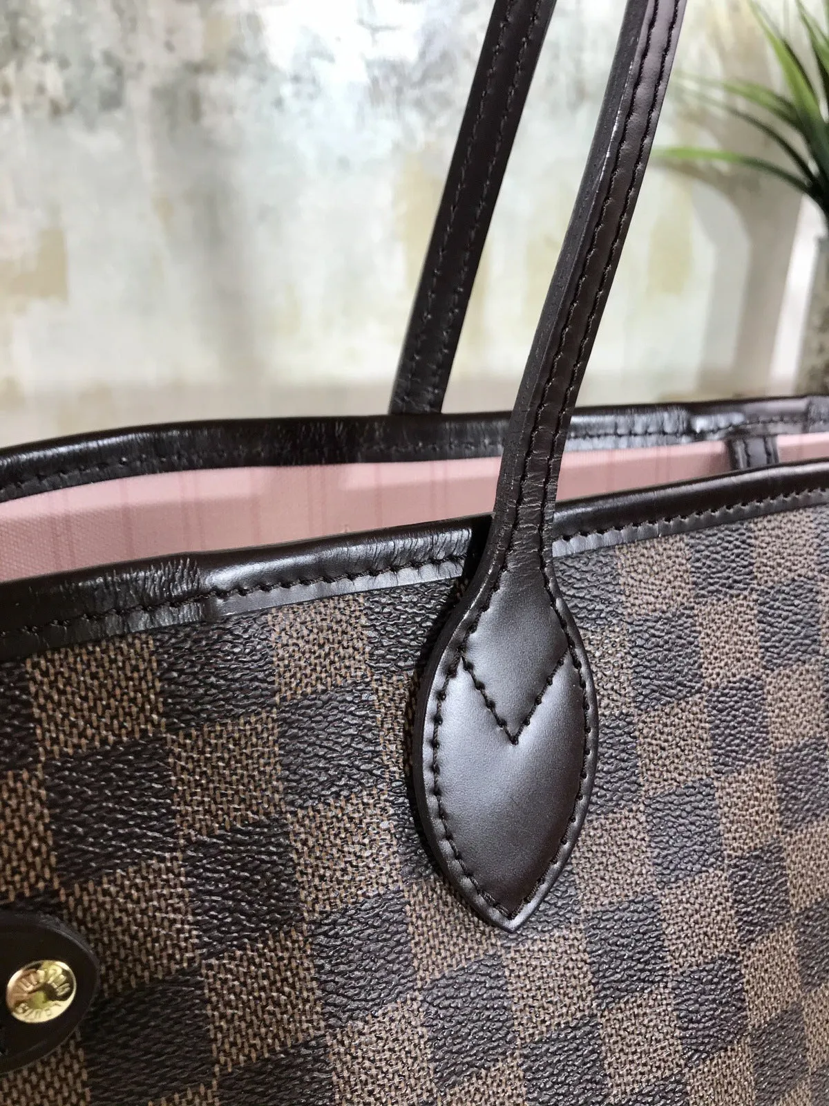 Louis Vuitton Neverfull MM DE Rose Ballerine Tote Bag