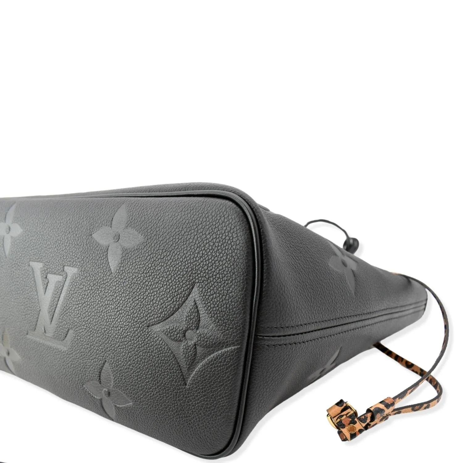 LOUIS VUITTON Neverfull MM Wild At Heart Monogram Giant Tote Bag Black