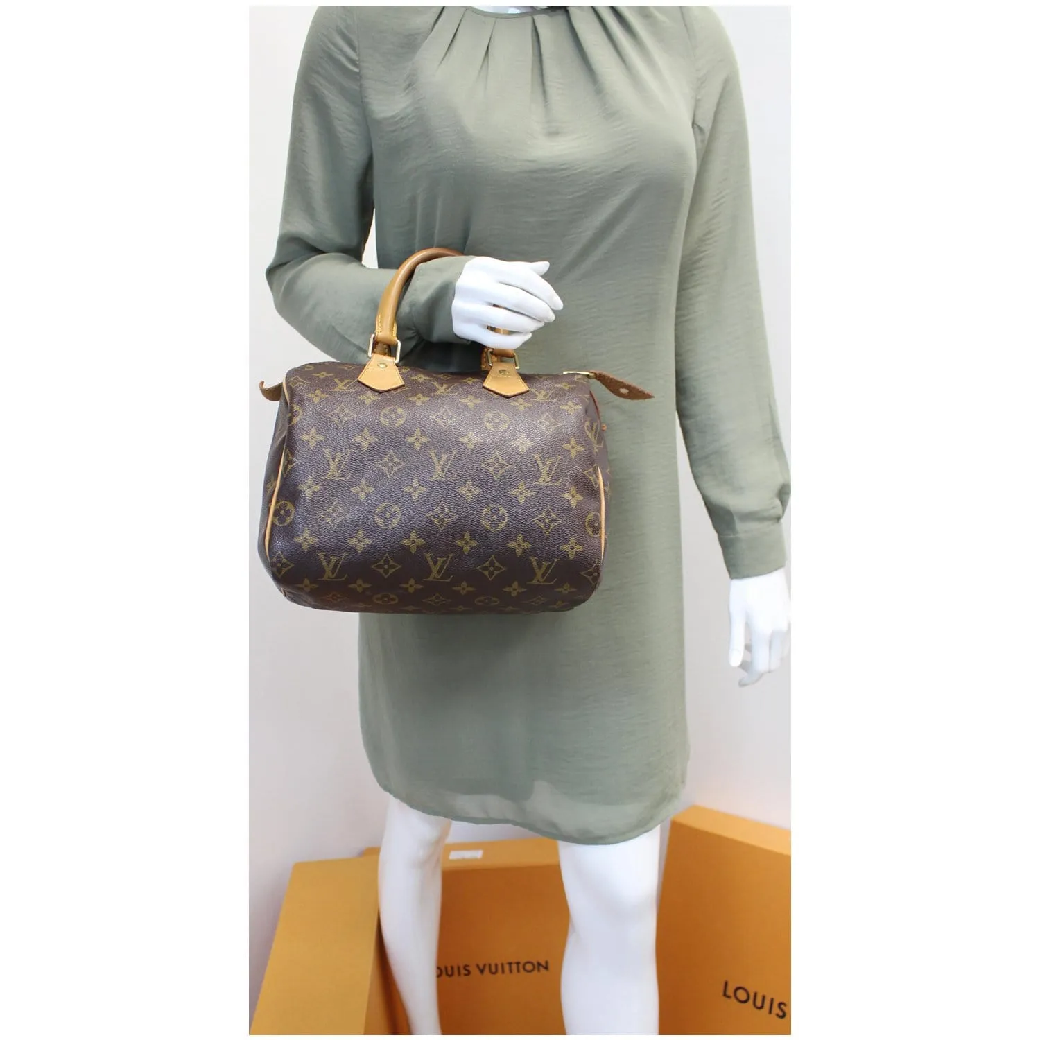 LOUIS VUITTON Speedy 25 Monogram Canvas Satchel Bag Brown