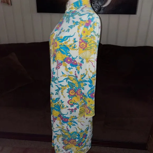 Lounge Craft • Vintage • 1960’s • Medium • Blue/Purple/Yellow • Floral • Robe