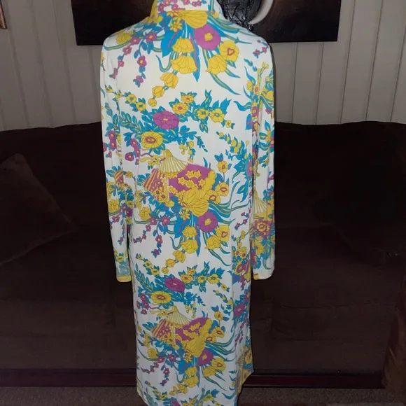 Lounge Craft • Vintage • 1960’s • Medium • Blue/Purple/Yellow • Floral • Robe