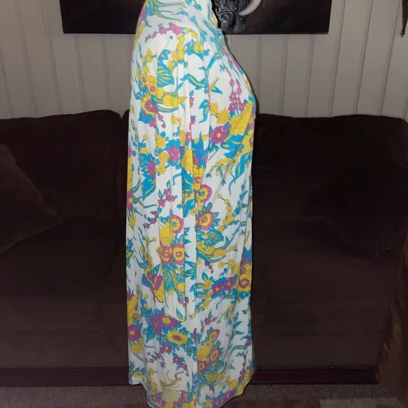 Lounge Craft • Vintage • 1960’s • Medium • Blue/Purple/Yellow • Floral • Robe