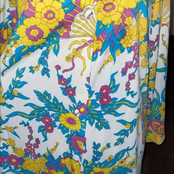 Lounge Craft • Vintage • 1960’s • Medium • Blue/Purple/Yellow • Floral • Robe