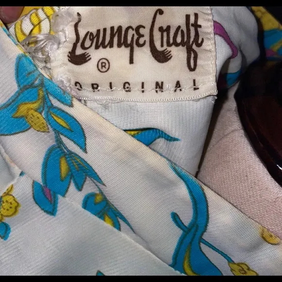 Lounge Craft • Vintage • 1960’s • Medium • Blue/Purple/Yellow • Floral • Robe