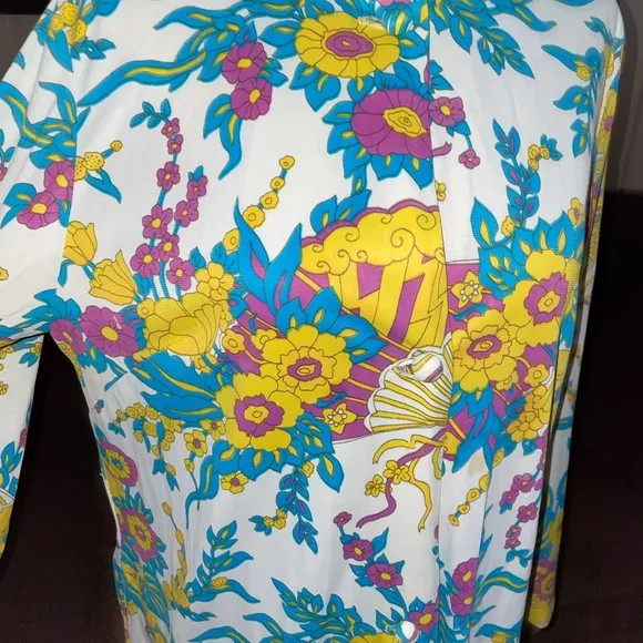 Lounge Craft • Vintage • 1960’s • Medium • Blue/Purple/Yellow • Floral • Robe