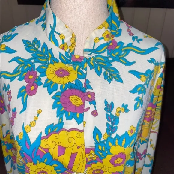 Lounge Craft • Vintage • 1960’s • Medium • Blue/Purple/Yellow • Floral • Robe
