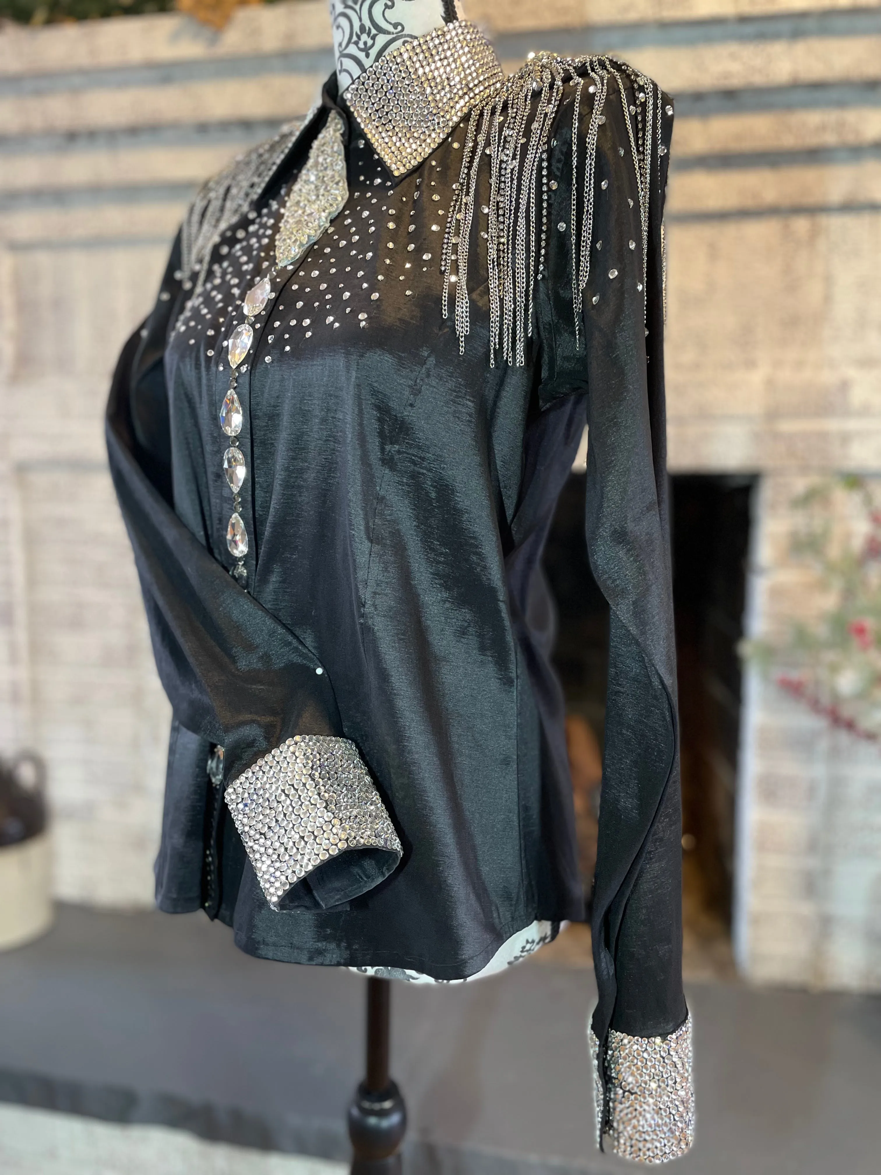 Medium KW Designs day shirt
