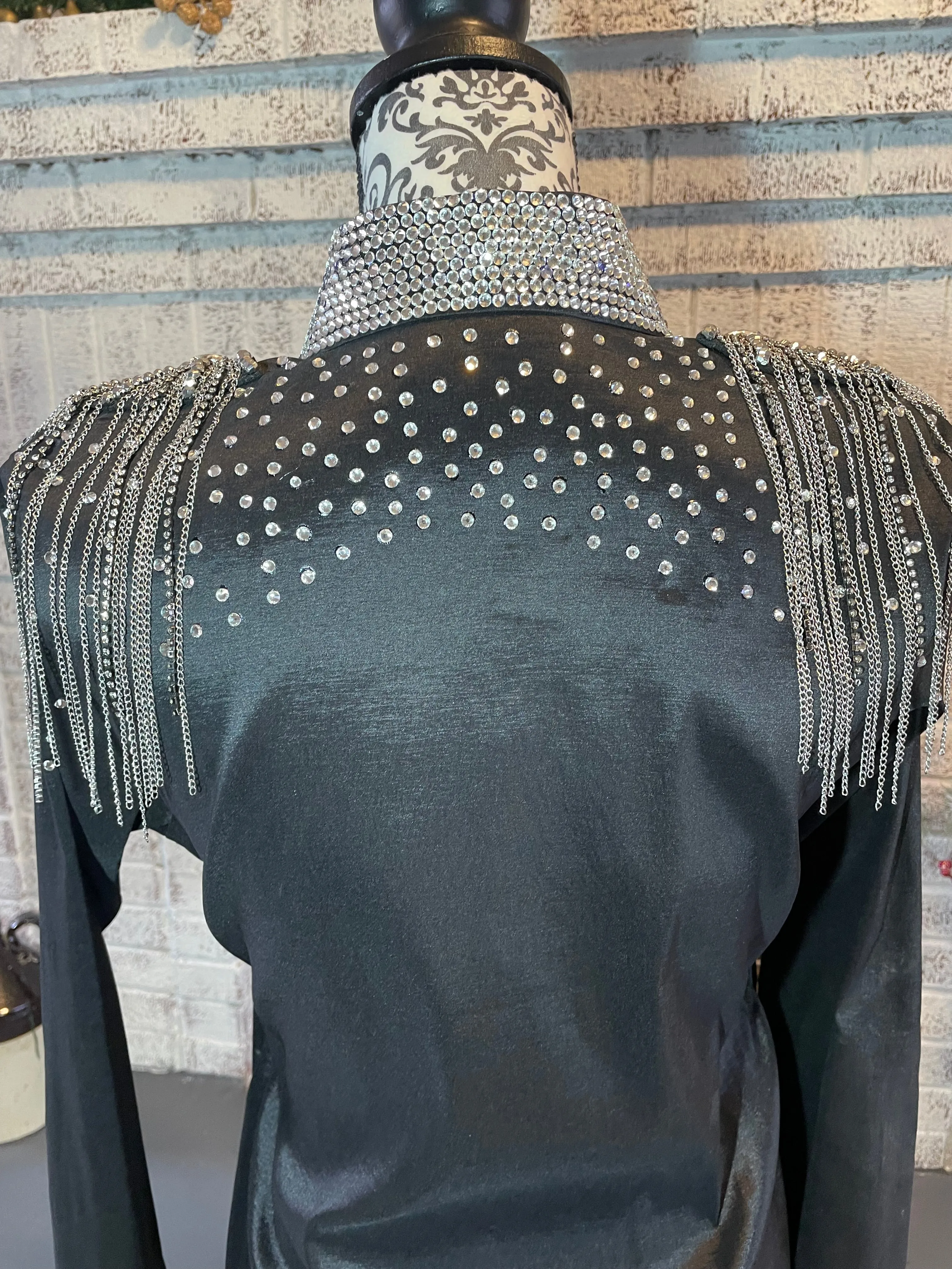 Medium KW Designs day shirt