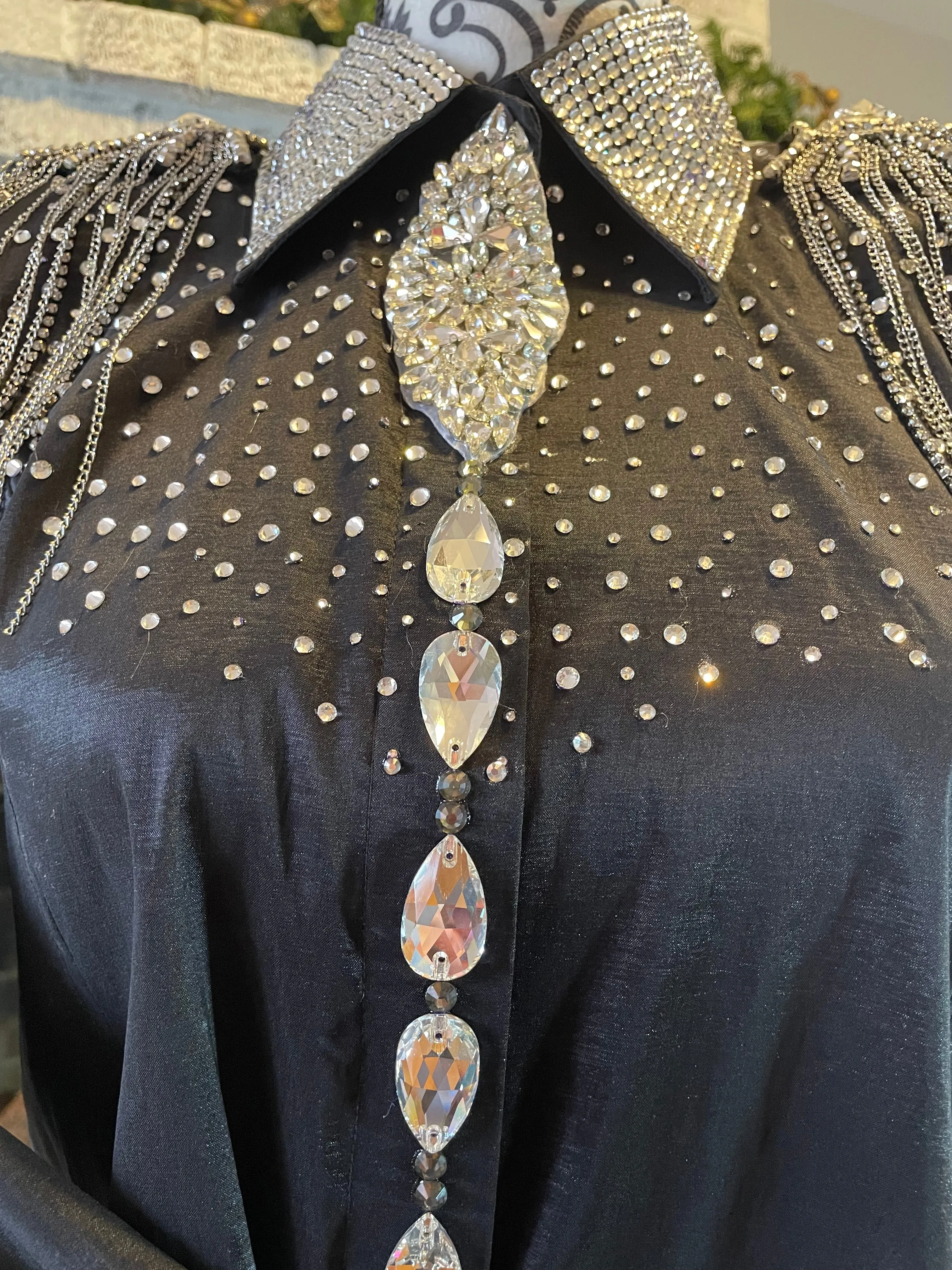 Medium KW Designs day shirt