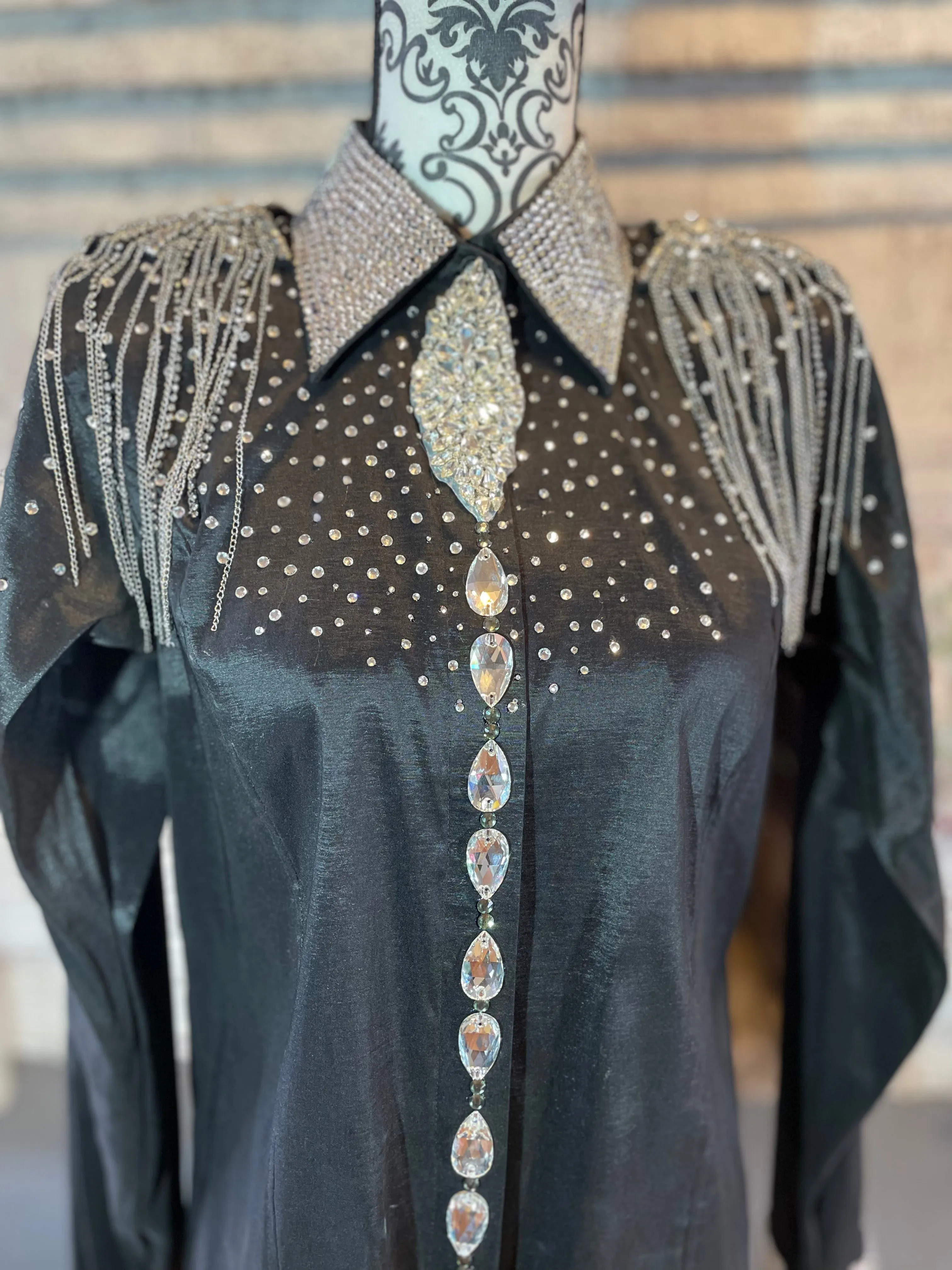 Medium KW Designs day shirt