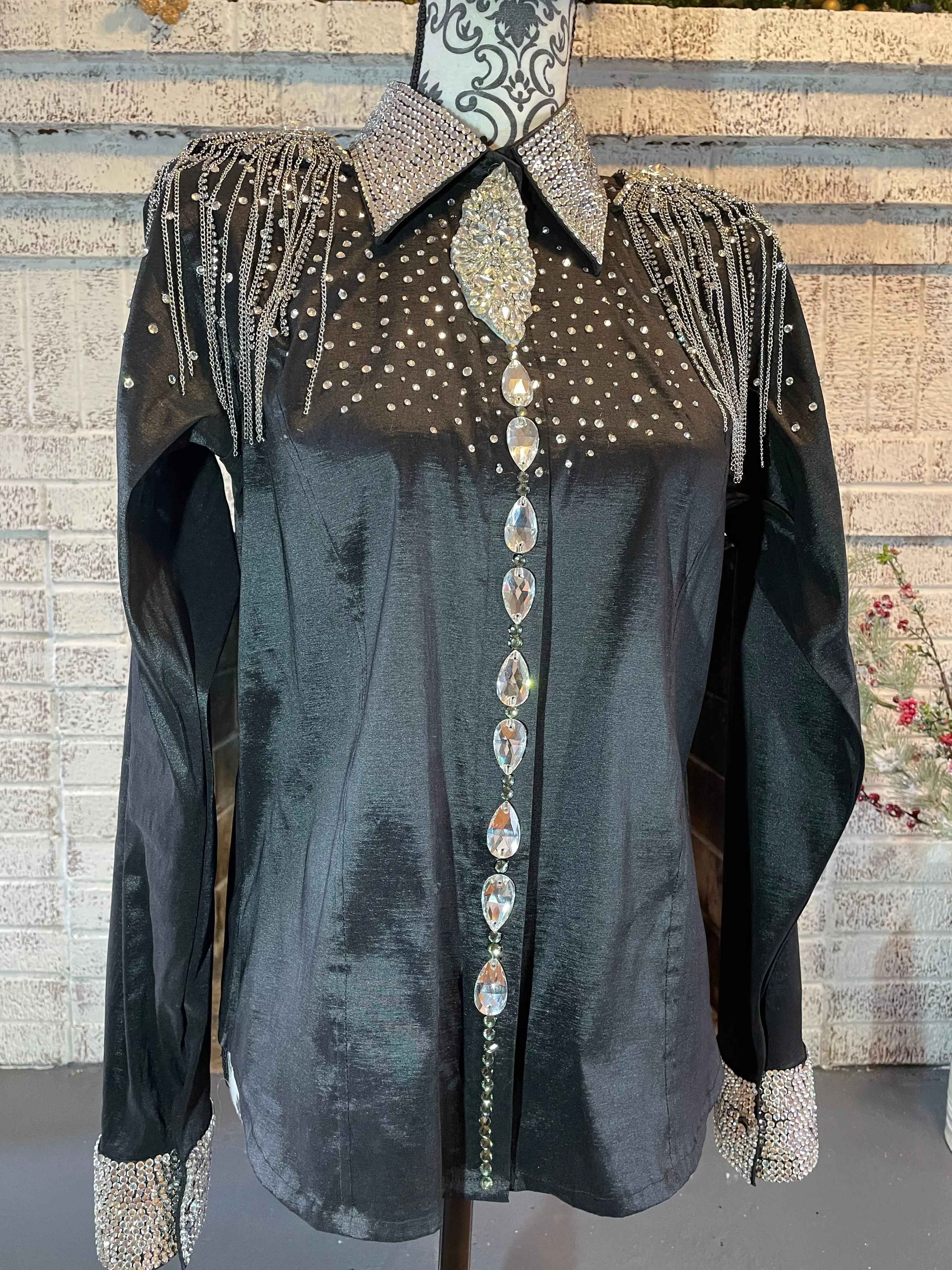 Medium KW Designs day shirt