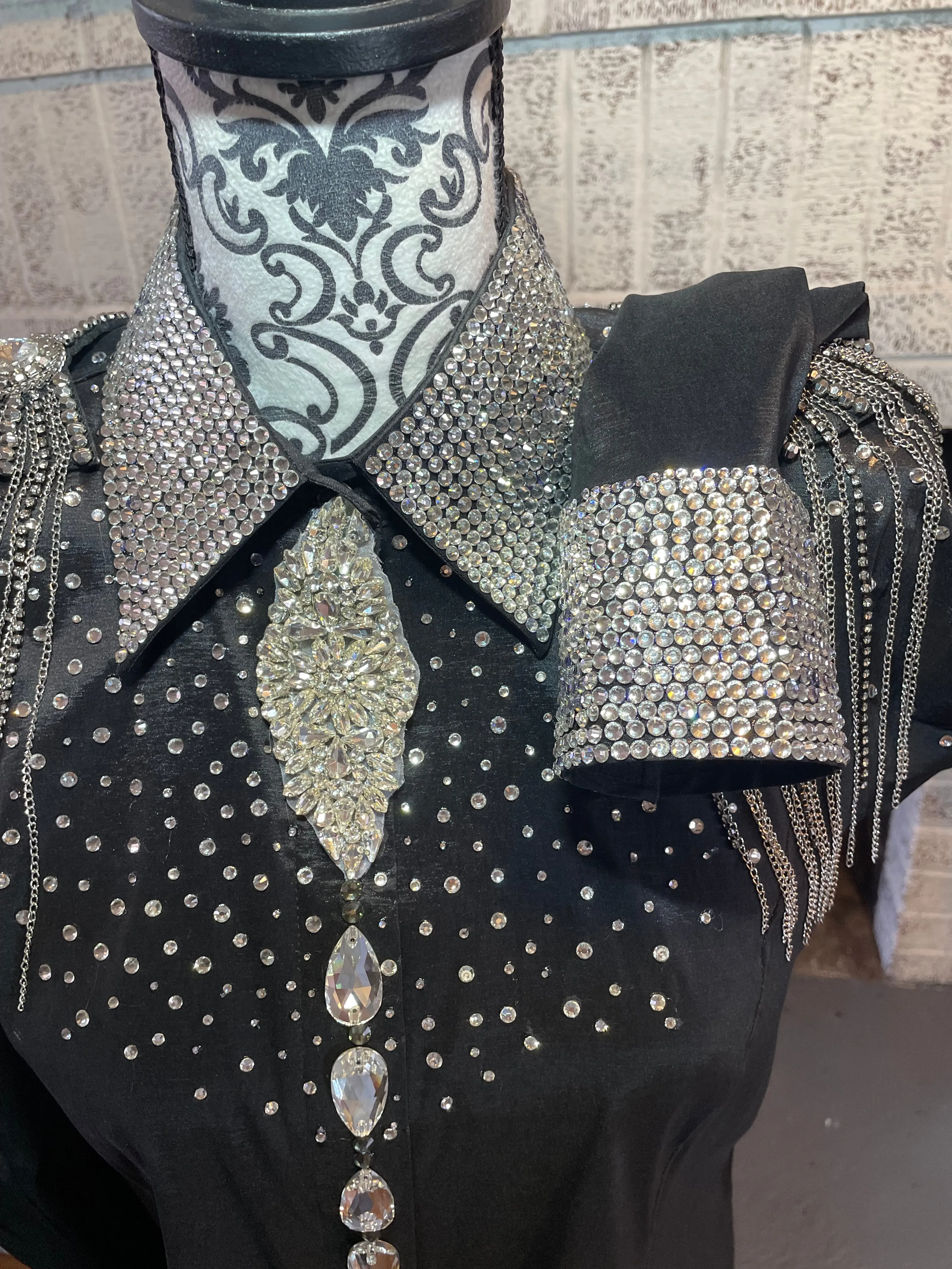 Medium KW Designs day shirt