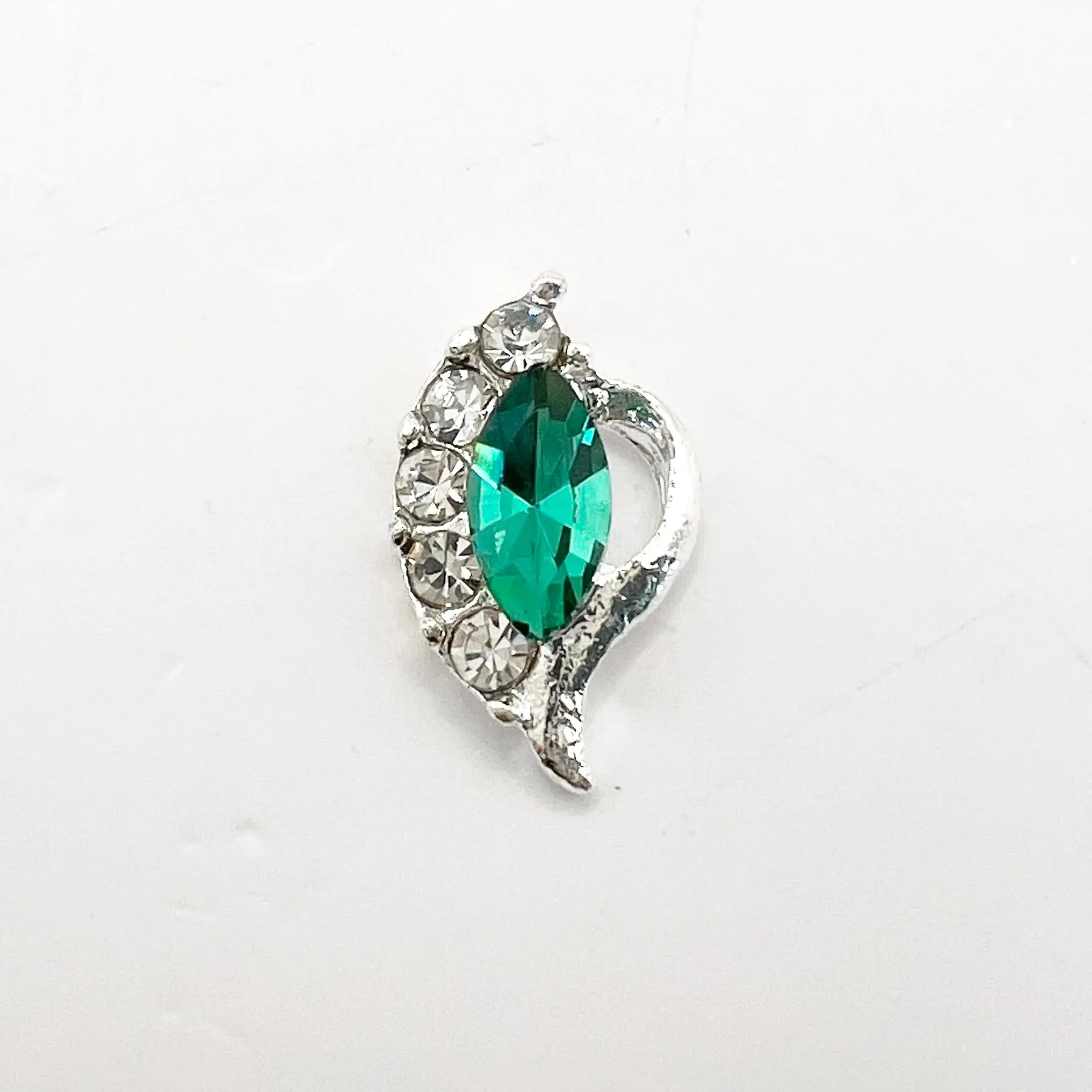 Queen - Nail Charms 10pc - #227 Silver Green Leafs with Crystals