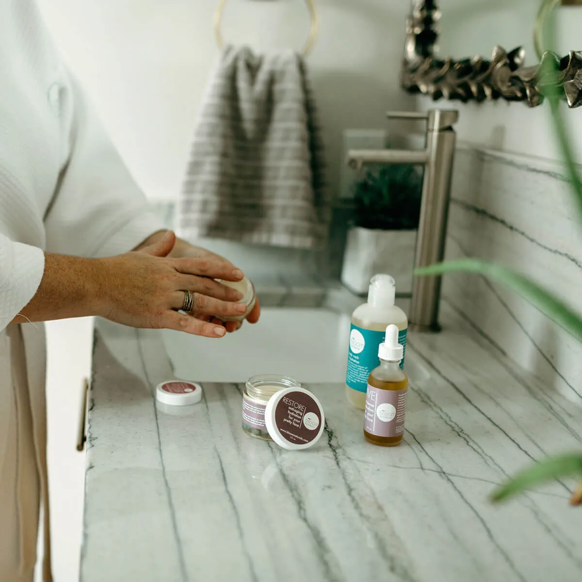 renew | lip & eye cream