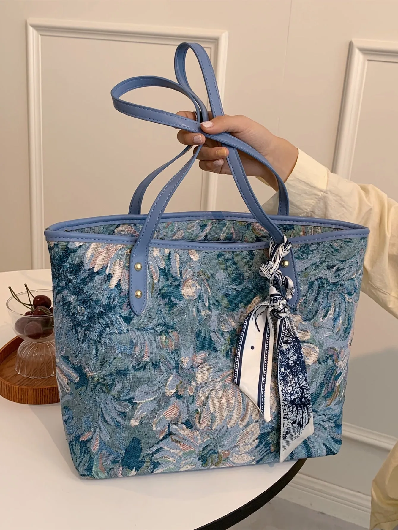 Scarf Decor Floral Pattern Shoulder Tote Bag - Blue