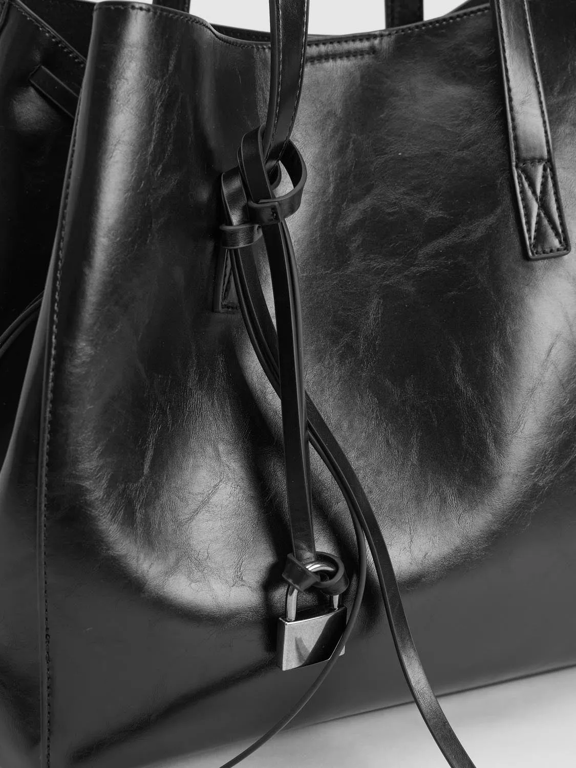 Shoulder Bags