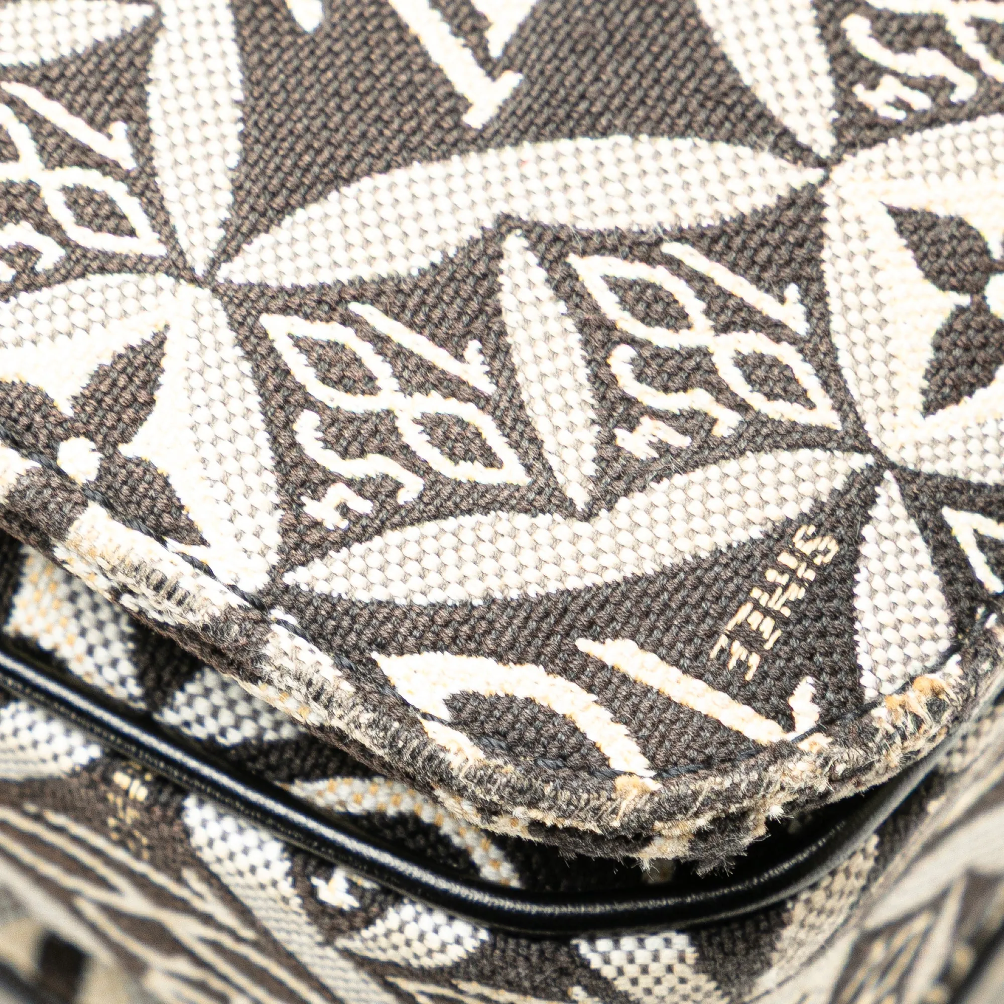 Since 1854 Pochette Metis