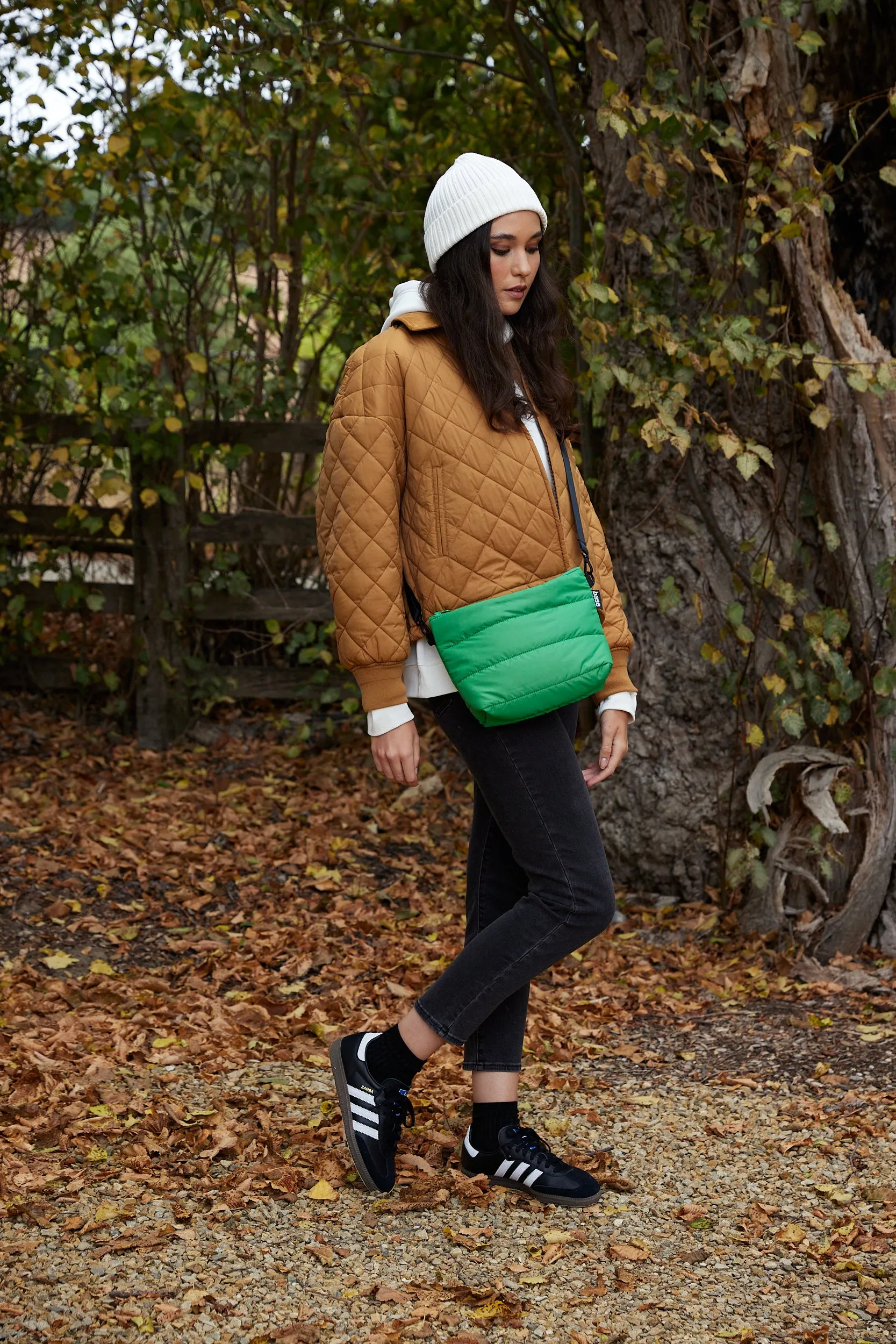 STASH BASE CROSSBODY | APPLE