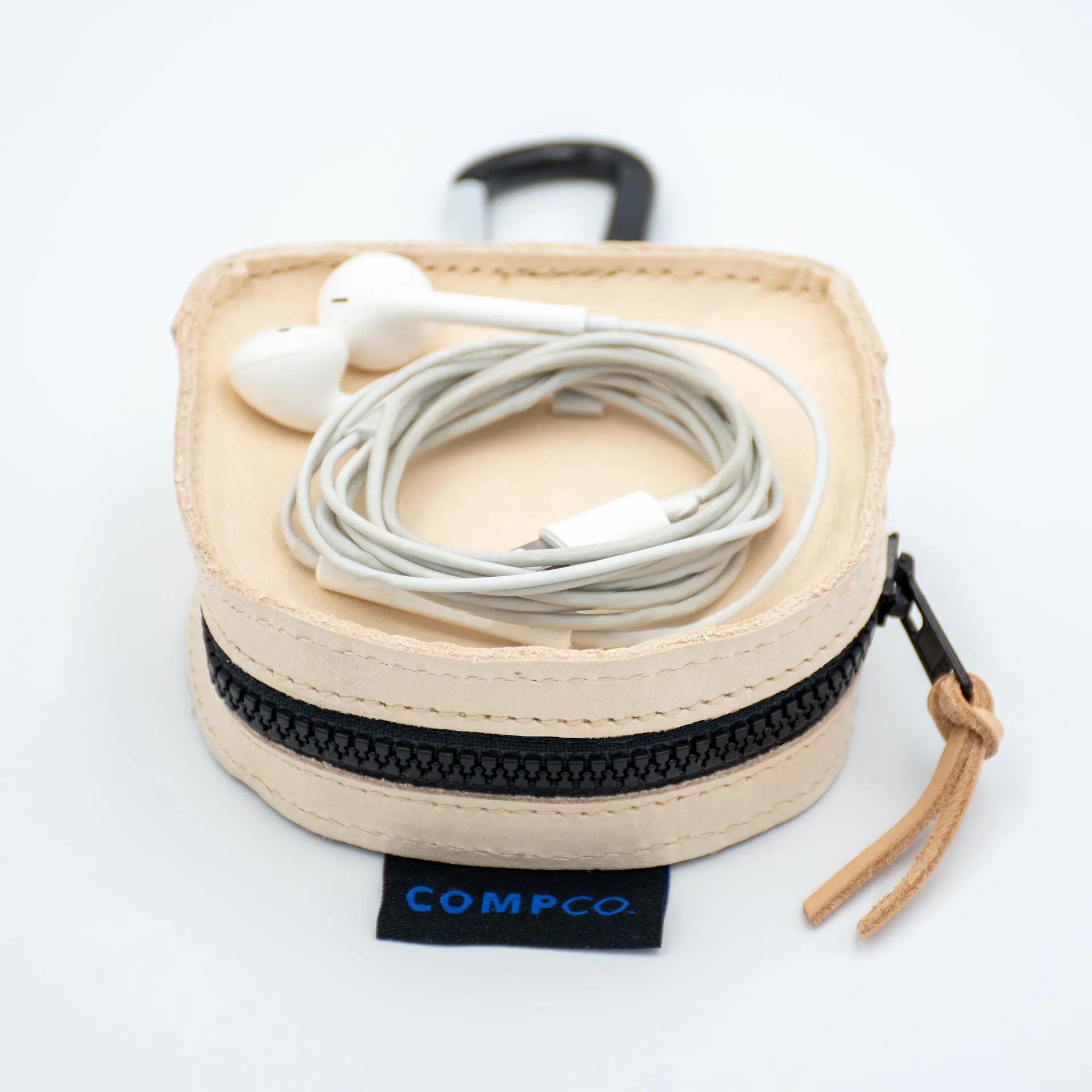 Tech & Travel Carrier